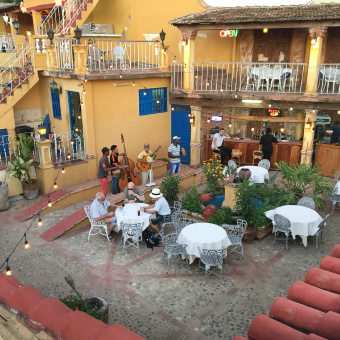 courtyard of Cuban restaurant on Cuba bike tour as seen from above