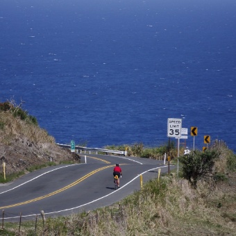 View of ocean and bike path Hawaii Bike Tour