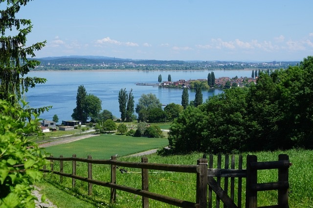 swiss lake along a WomanTours bike tour in Switzerland