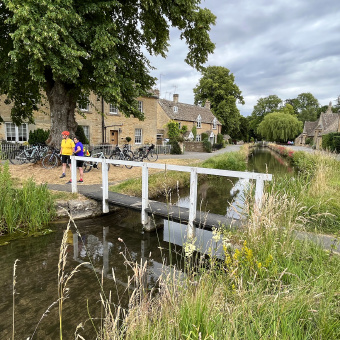 Cotswolds white bridge